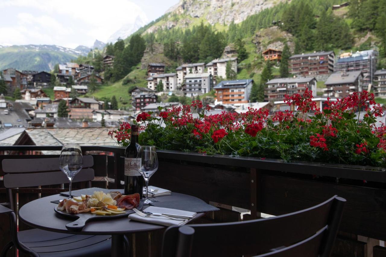 Schweizerhof Zermatt - A Small Luxury Hotel Exterior foto