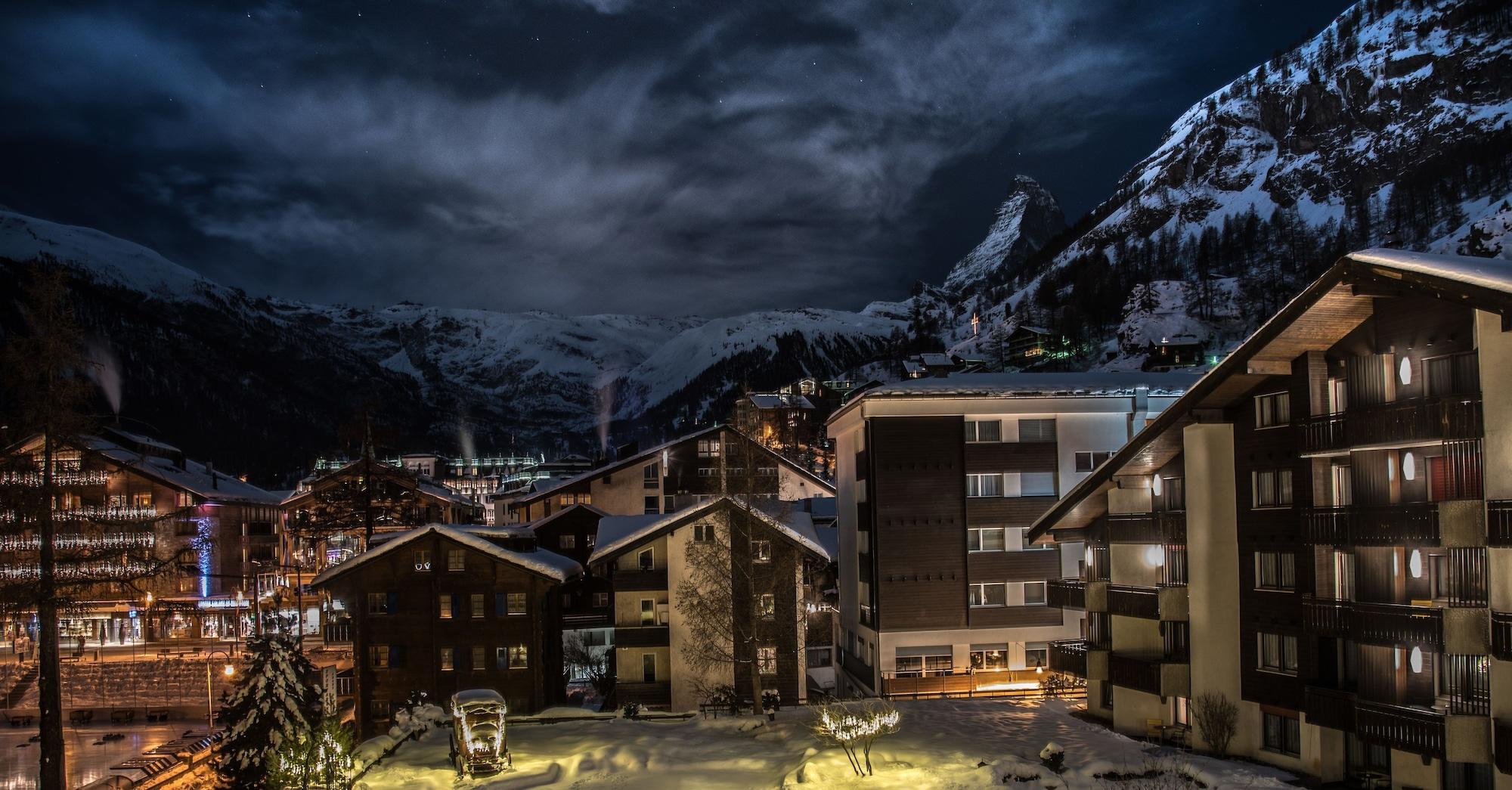 Schweizerhof Zermatt - A Small Luxury Hotel Exterior foto